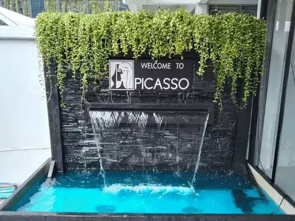 พนักงานนวดสปา Picasso Massage